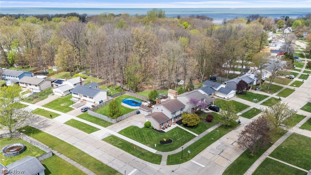 Photo of 5660 Marine Parkway, Mentor on the Lake, OH 44060 (MLS # 5202275)