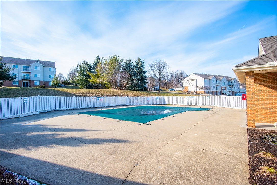 Brookledge Commons - Residential