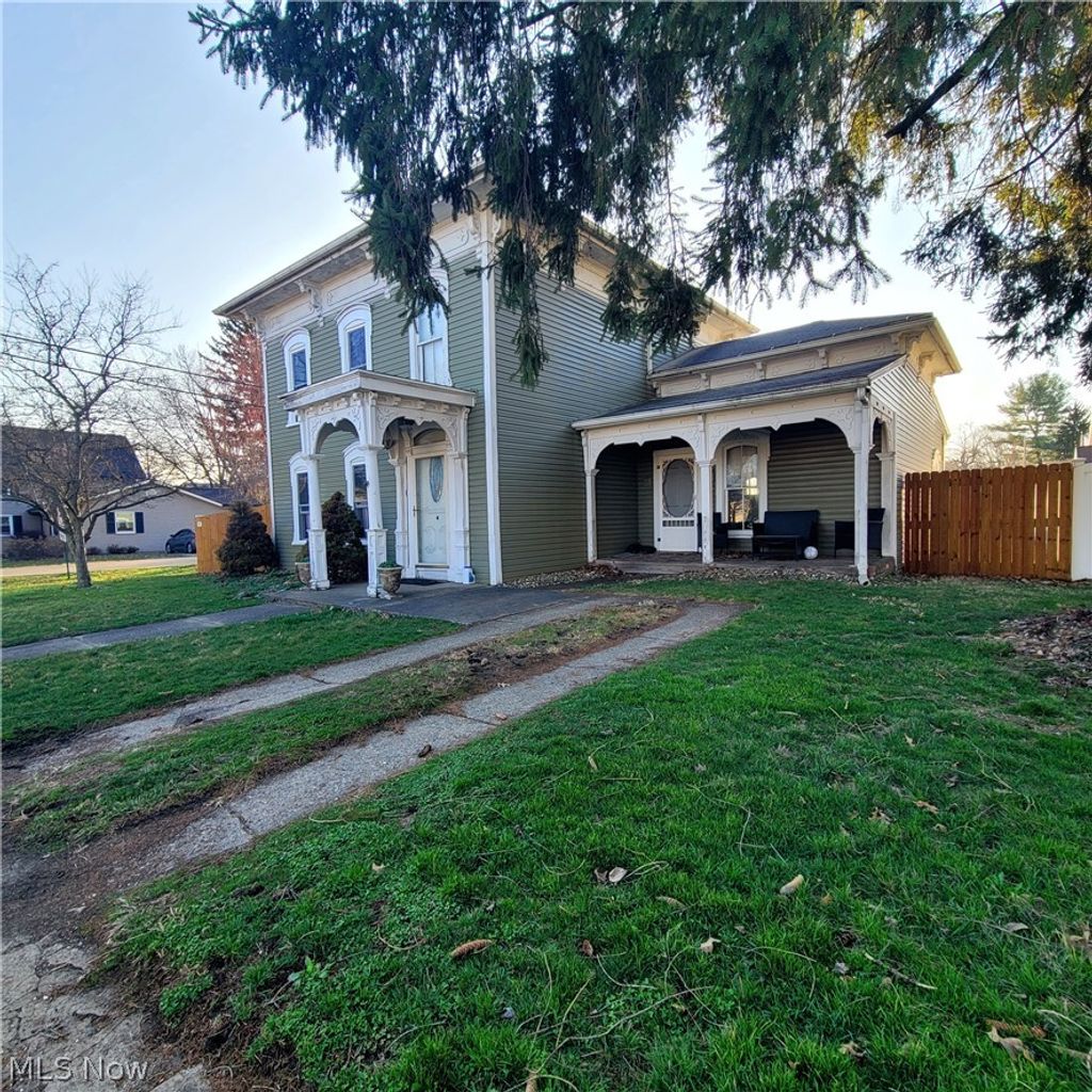 Photo of 124 Park Avenue SW, Bolivar, OH 44612 (MLS # 5192344)