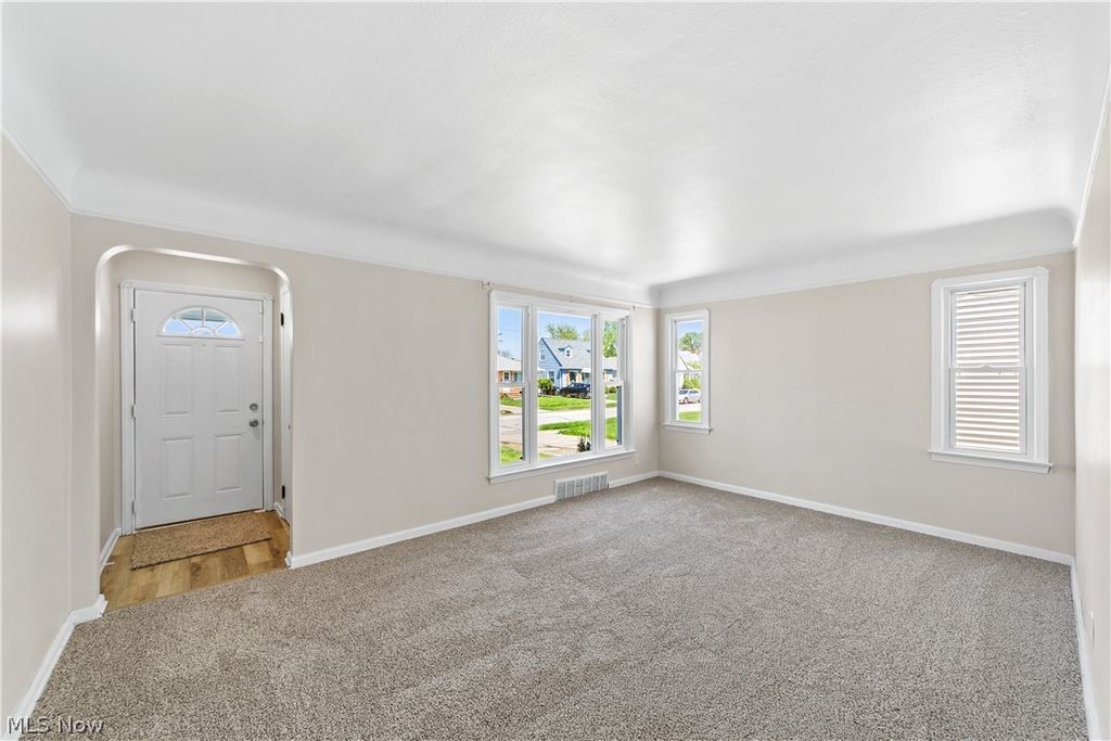 Photo of 6307 Kenneth Avenue, Parma, OH 44129 (MLS # 5208569)