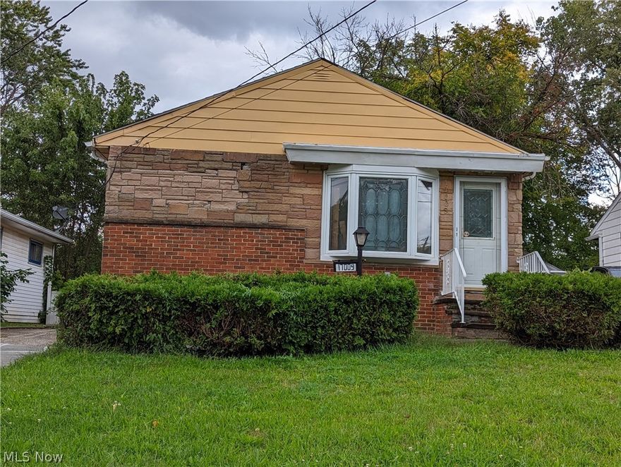 Newly remodeled ranch in Lee Harvard!!! New appliances in the kitchen!!! Newly remodeled kitchen!!! Newly bath!!! Very nice!!! 1 year home warranty!!! Easy to see.