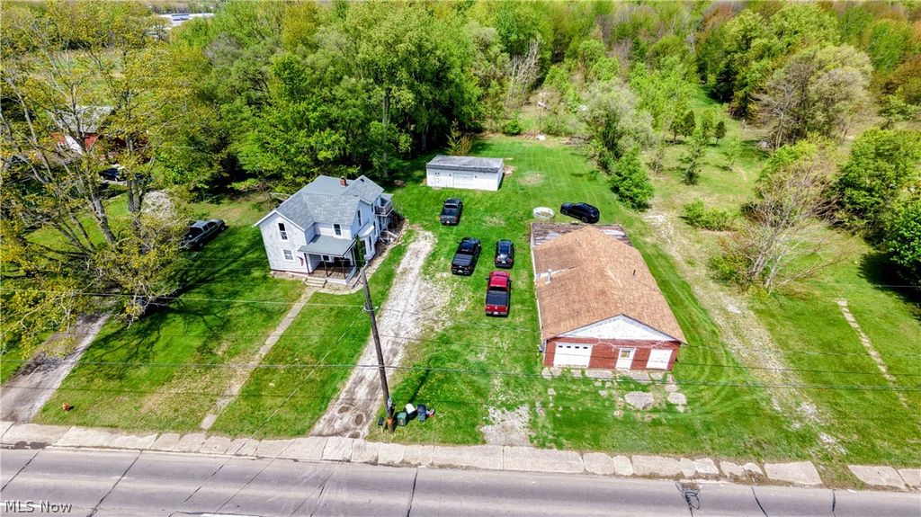 Photo of 406 E Main Road, Conneaut, OH 44030 (MLS # 5208029)