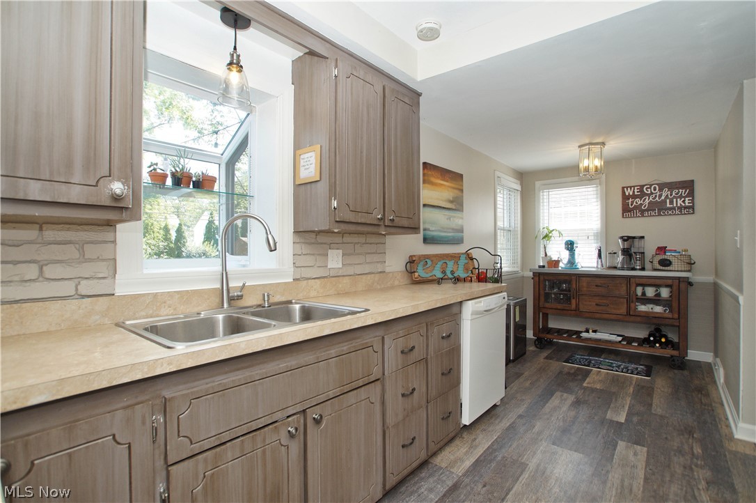 R M Wilkoff & Co Inc Mayfair - Residential