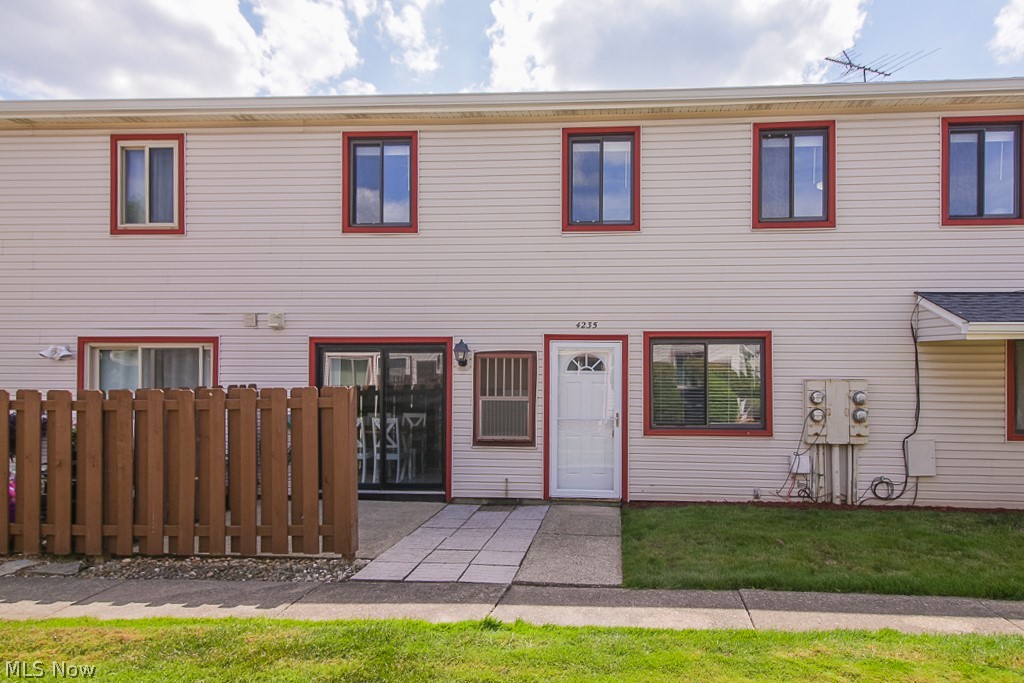 Kings Court Condo - Residential