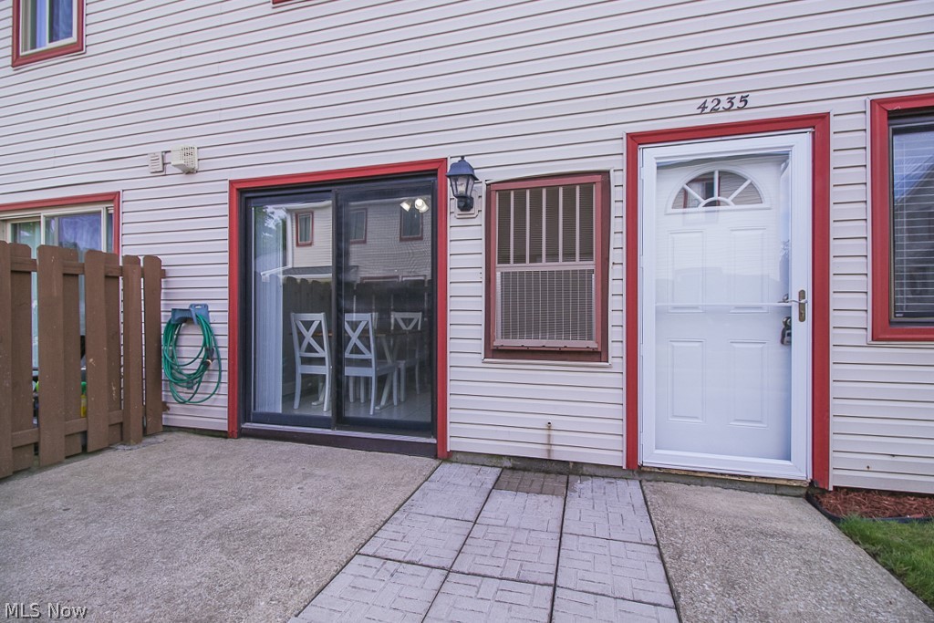 Kings Court Condo - Residential