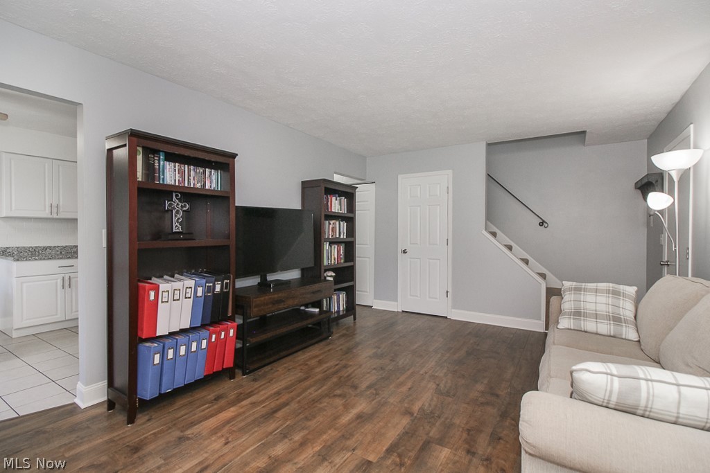 Kings Court Condo - Residential