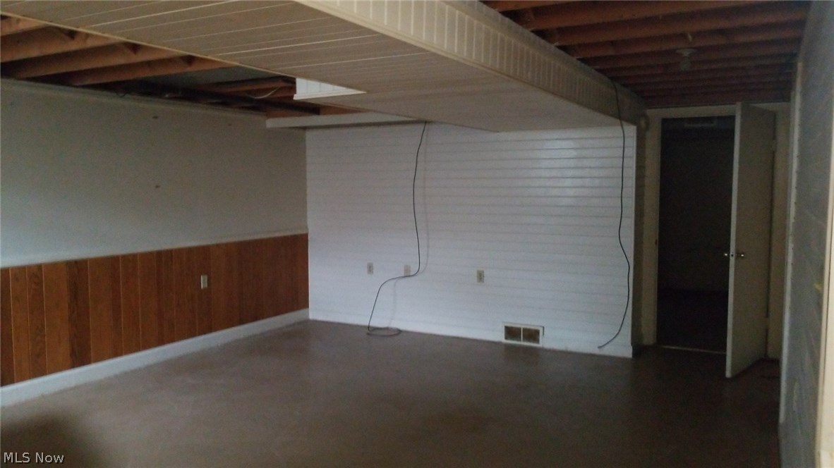 Barberton Realty Cos West Sid - Residential