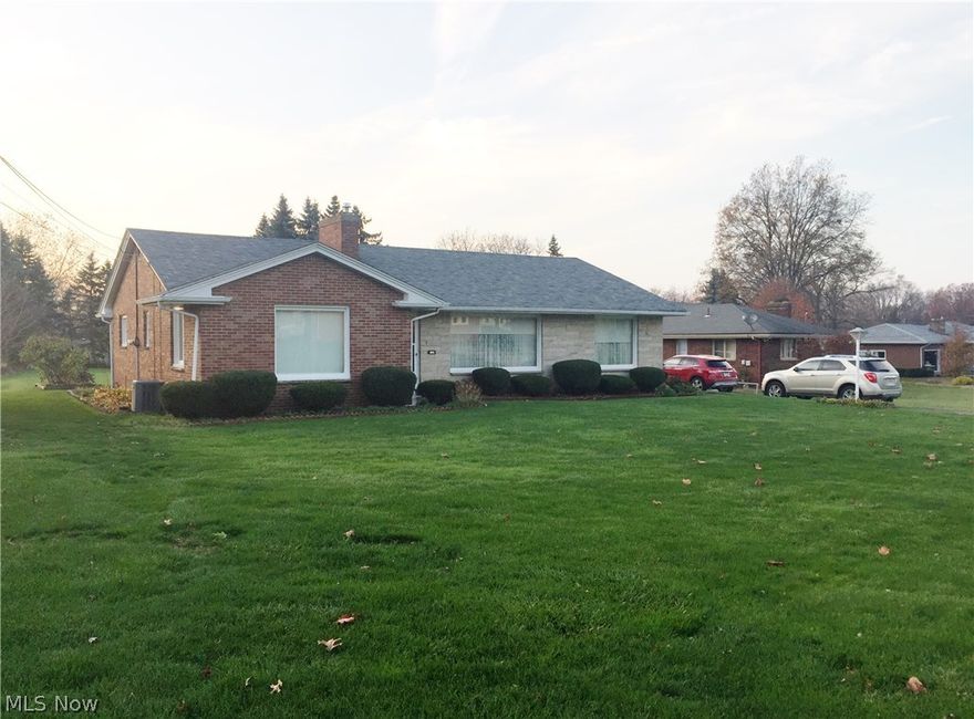 All brick Ranch with 3 bedroom and 2 full baths.  Two car attached garage, enclosed heated roomy breezeway with gas log fireplace.  Spacious rooms.  
Deep lot.  Located minutes from shopping and dining locations.Indianola