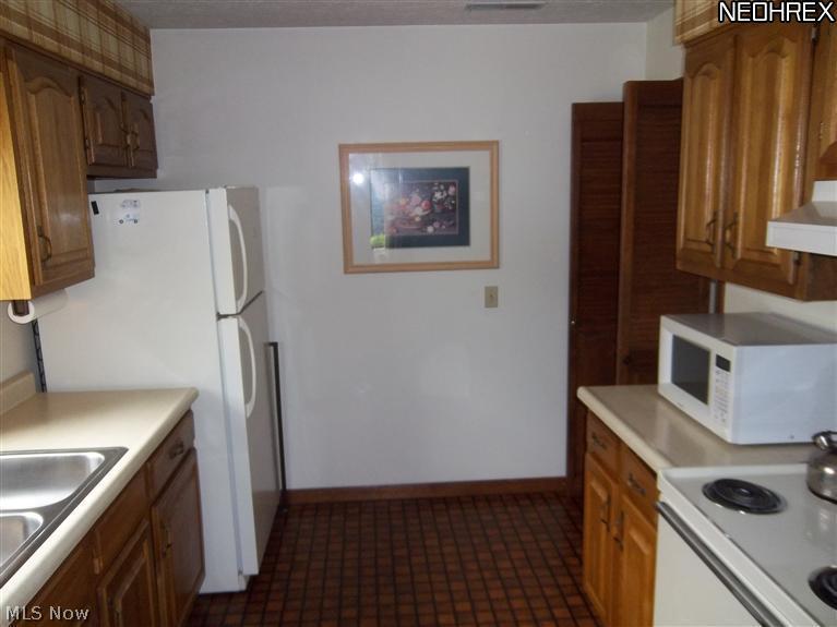 Meyers Lake Village - Residential