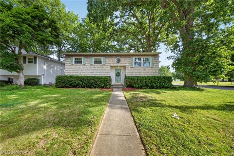 Homes For Sale - 466 Colgate Avenue<br/> Elyria, OH 44035