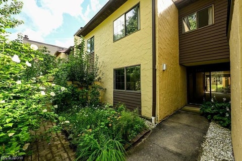 Photo of 879 Hampton Ridge Drive, Akron, OH 44313 (MLS # 5252902)