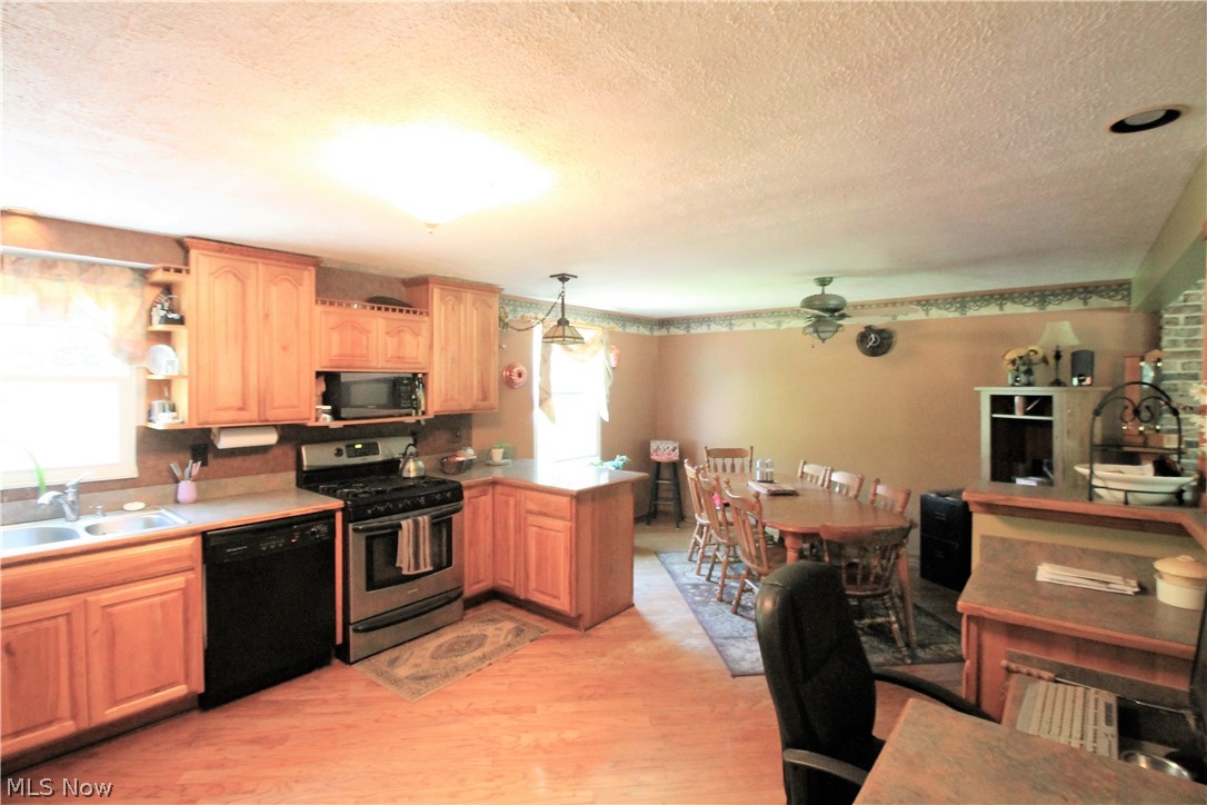 Falling Oaks - Residential