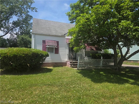 Homes For Sale - 3942 East 188 Street<br/> Cleveland, OH 44122