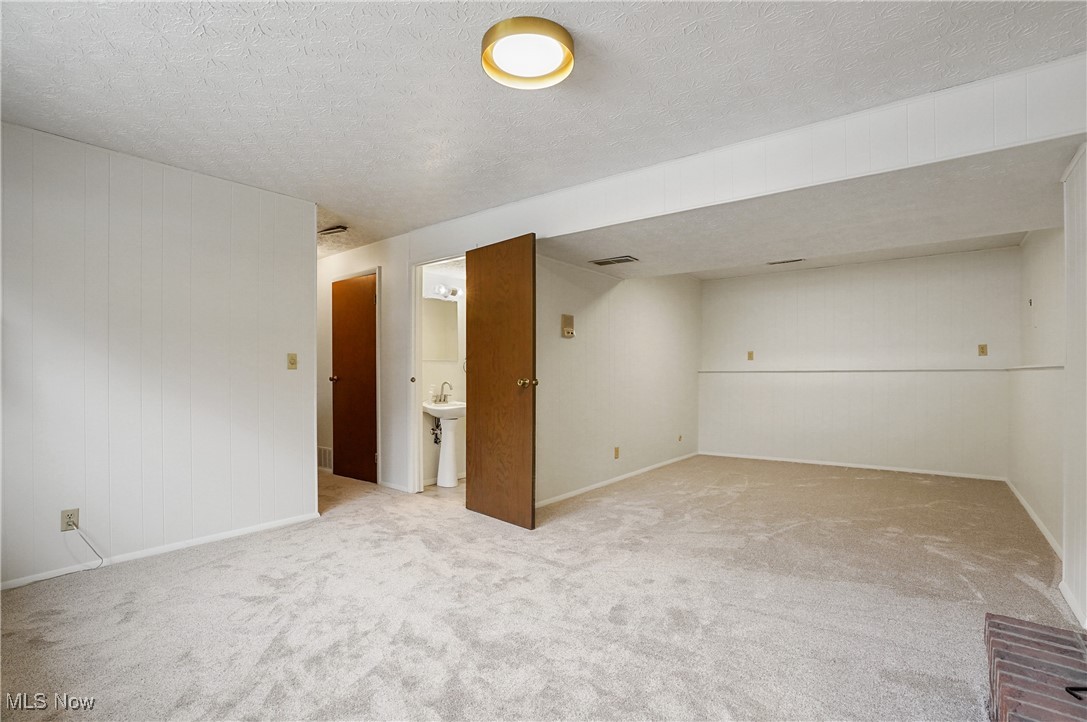 Oakhurst Manor - Residential