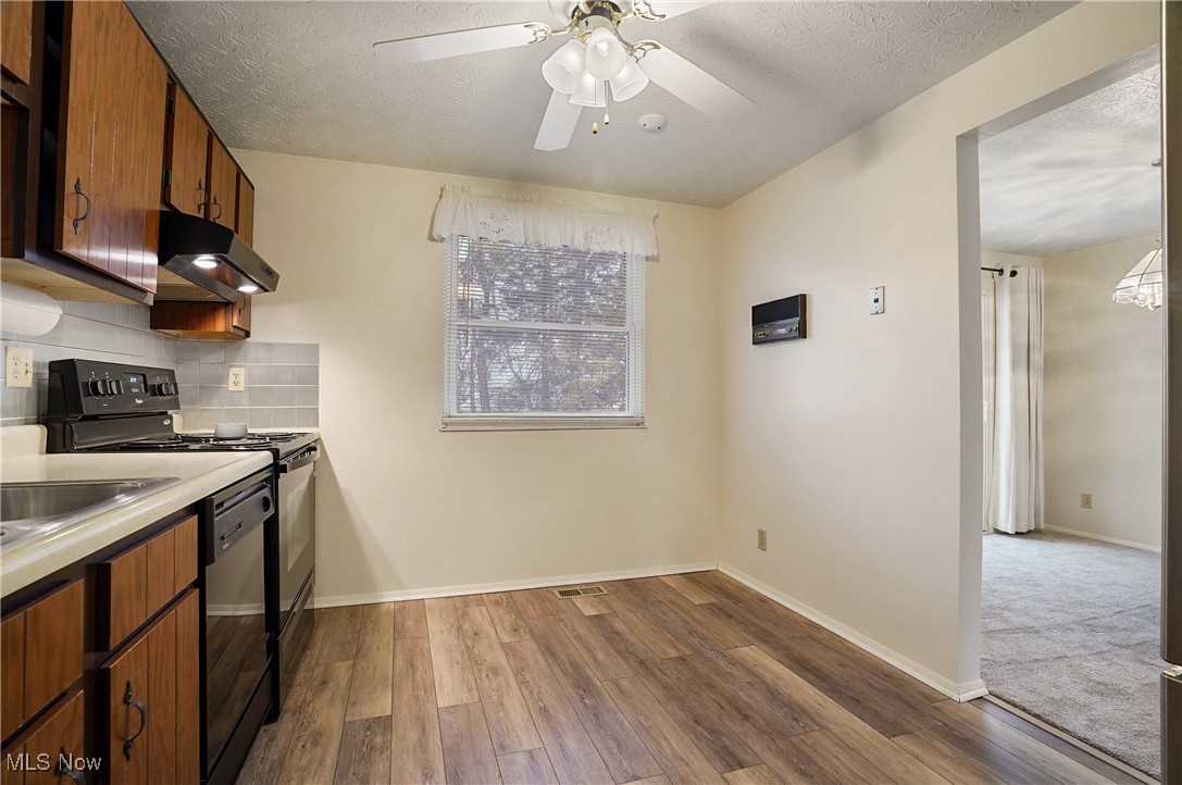 Oakhurst Manor - Residential