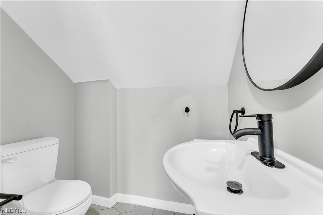 Mix King & Gibbs - Residential Lease