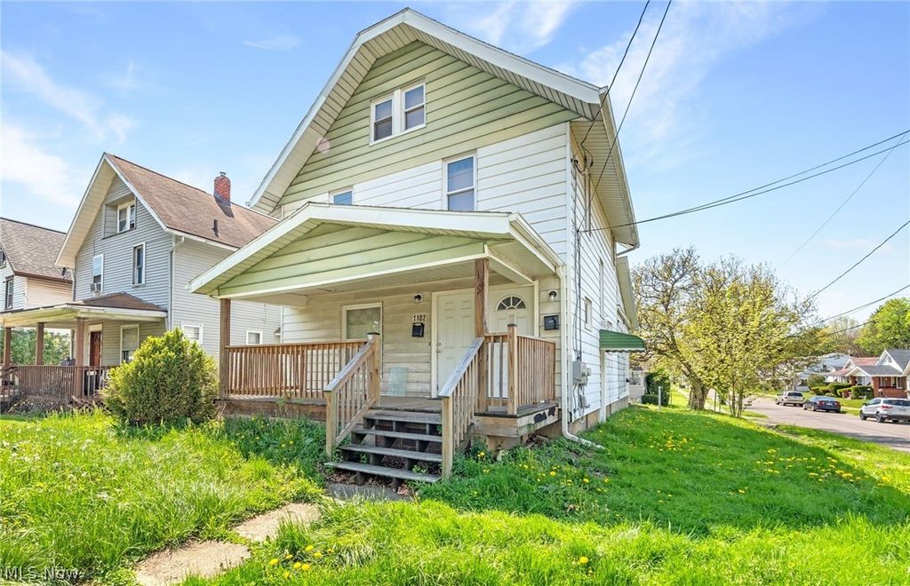 Photo of 1102 Brown Street, Akron, OH 44301 (MLS # 5203177)
