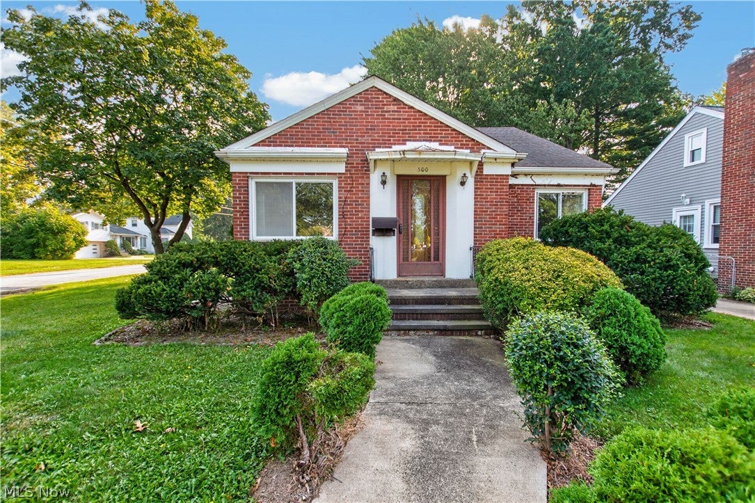 300 Eastland Road