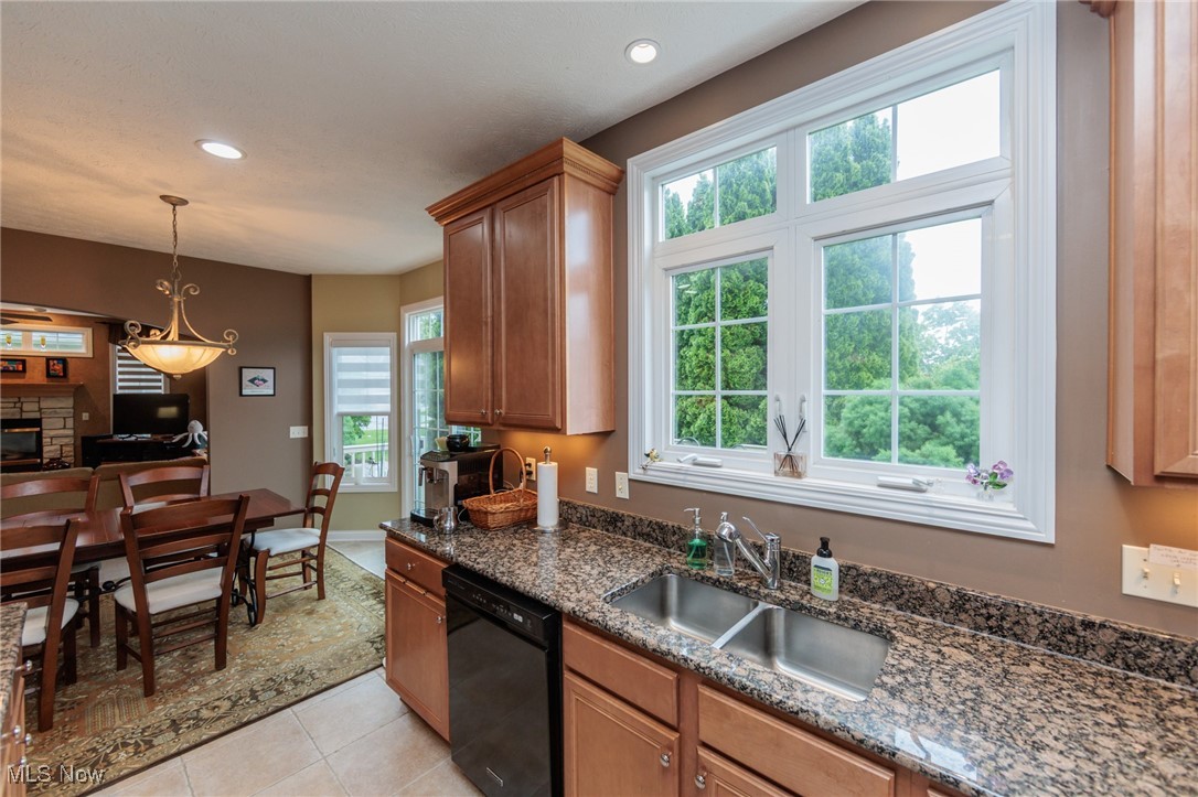 215 Prestwick Drive, Broadview Heights, Ohio image 6