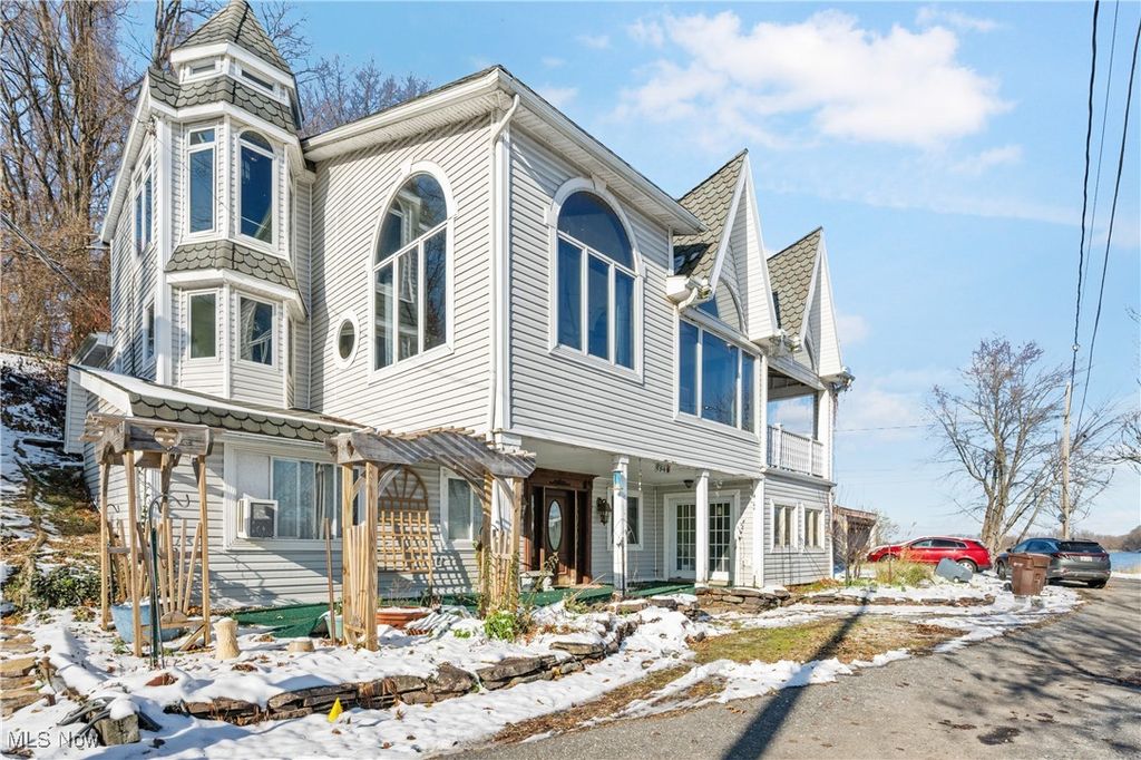 Photo of 584 Apple Drive, Coventry, OH 44319 (MLS # 5176012)