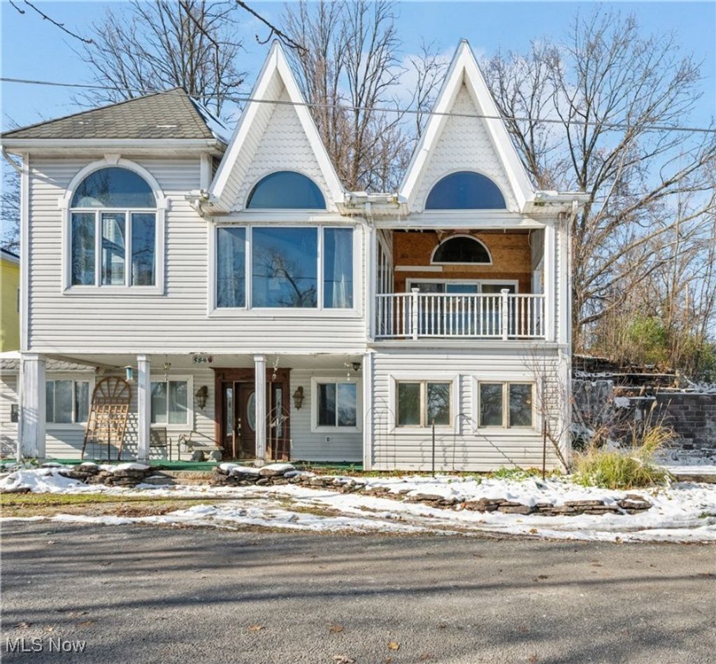 Photo of 584 Apple Drive, Coventry, OH 44319 (MLS # 5176012)