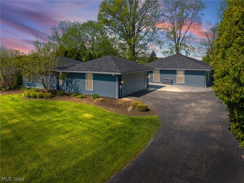 Homes For Sale - 17258 Long Meadow Trail<br/> Chagrin Falls, OH 44023