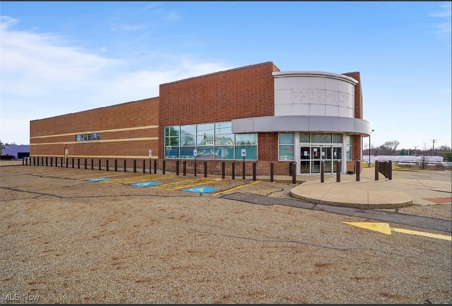 LOCATION! LOCATION! LOOK NO FURTHER THAN THIS PERFECT LOCATION! Situated on a busy corner, this HIGH TRAFFIC BEAUTY has access from both main roads. This building comes complete with womens and mens restrooms, freezers and cold storage, extra storage on mezzanine level with elevator, Security System, Security Doors, Delivery Door, multiple drive thru lanes, compliant lanes and lots of parking spaces. This great opportunity is waiting for you! Call Today!