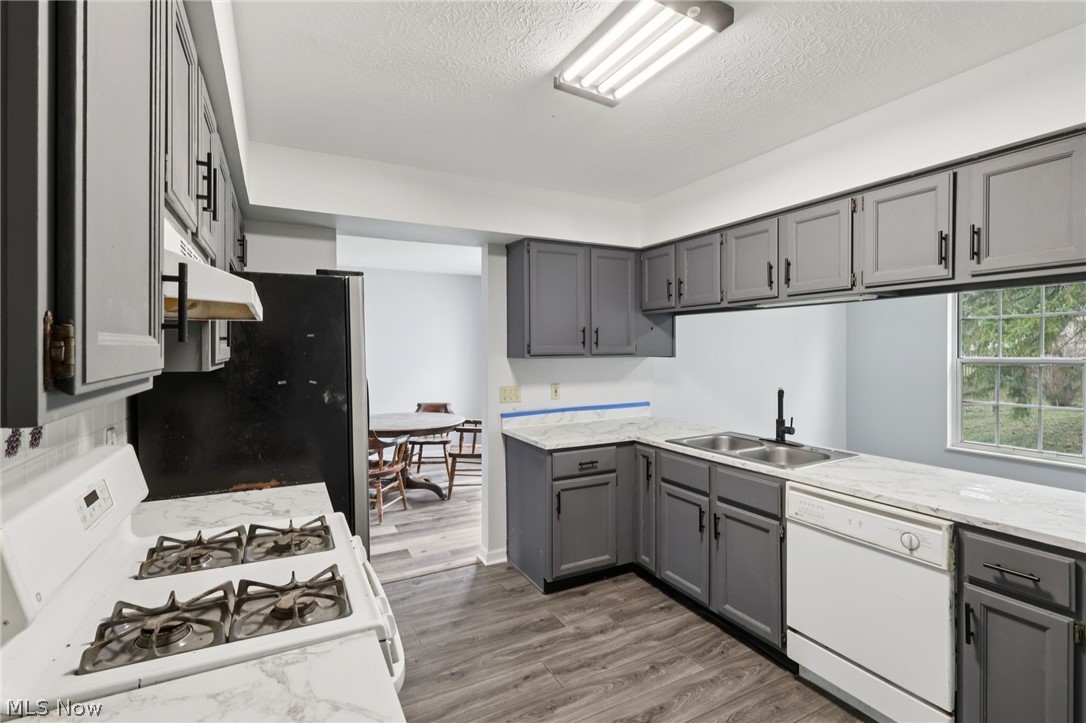 Settlers Village Condo - Residential