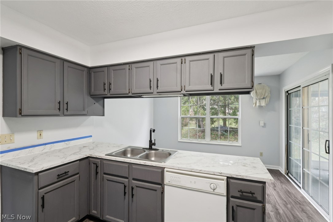 Settlers Village Condo - Residential