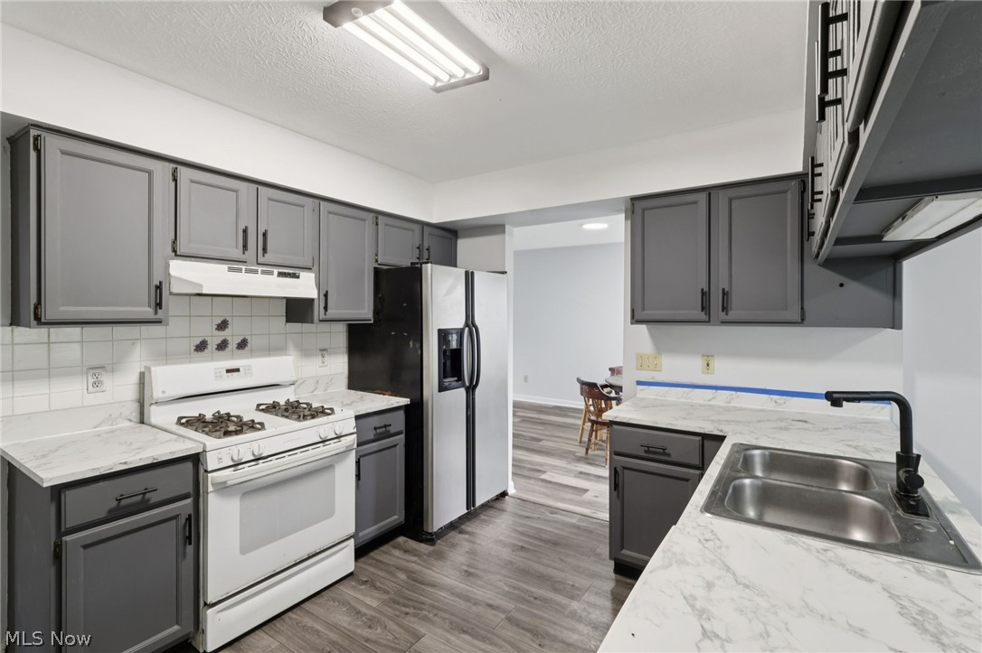 Settlers Village Condo - Residential