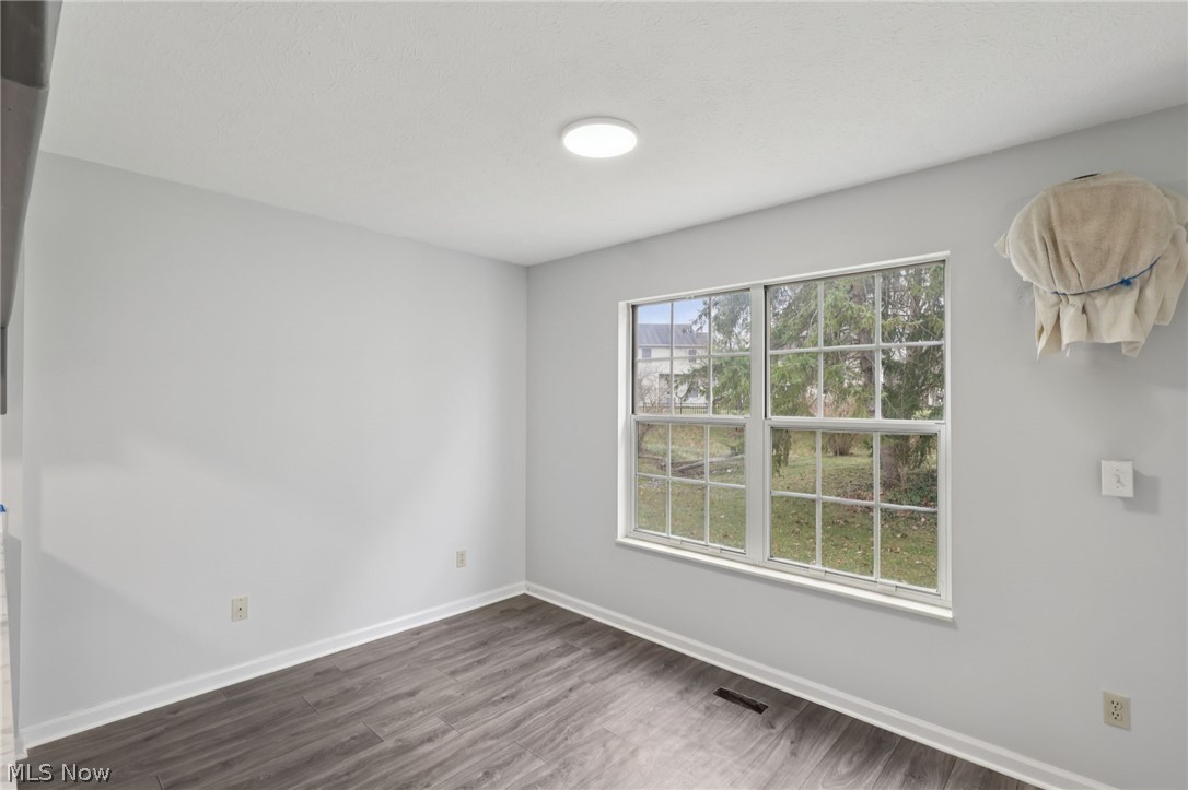 Settlers Village Condo - Residential