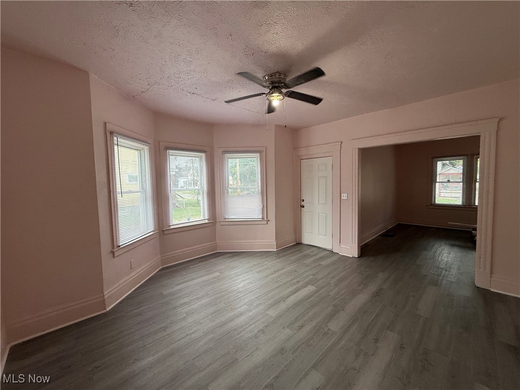 J G M Hoyts - Residential Lease