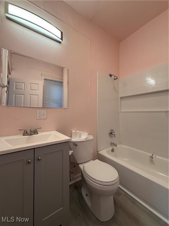 J G M Hoyts - Residential Lease