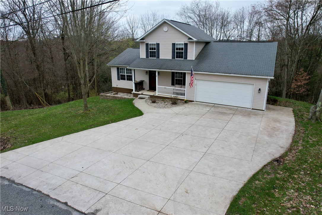 36 Choctaw Trail, Malvern, Ohio image 1