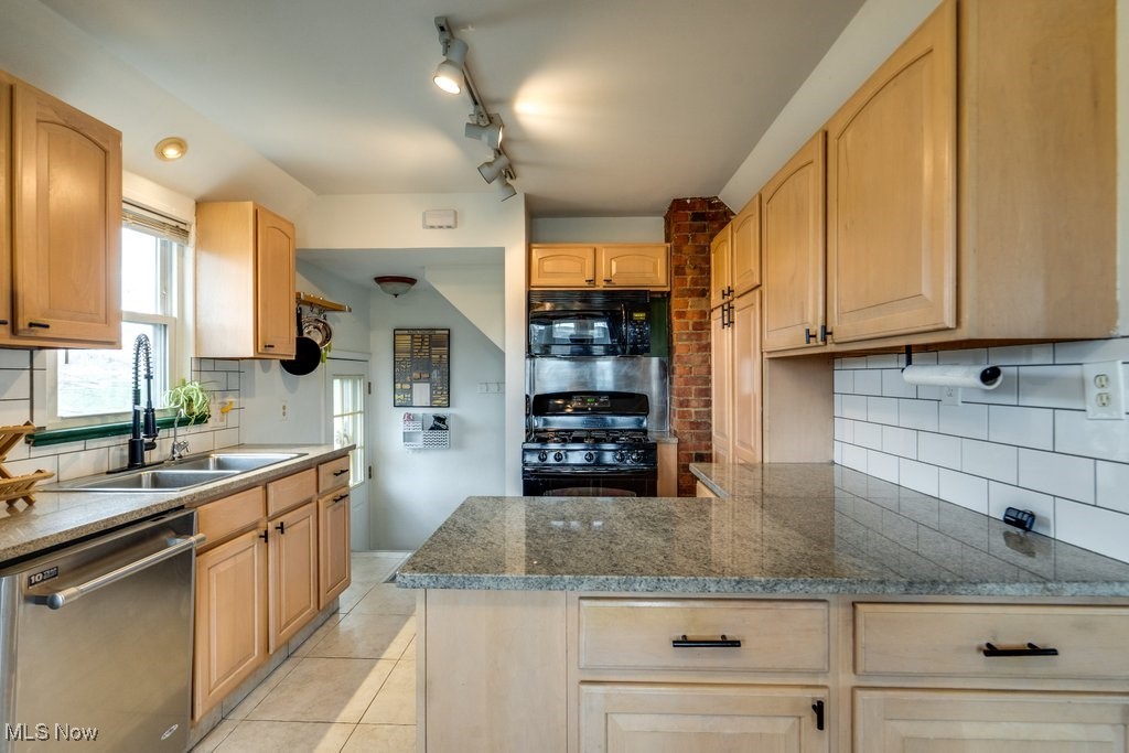 14401 Roxboro Avenue, Cleveland, Ohio image 15
