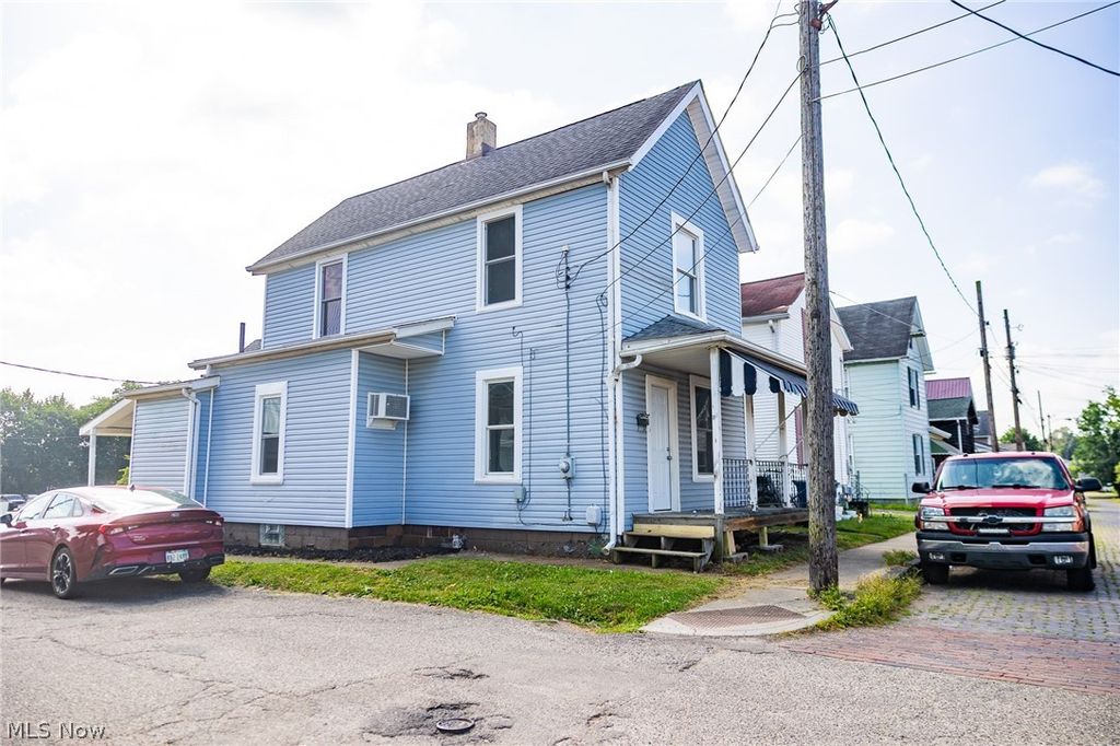 Photo of 24 Houston Street SW, Massillon, OH 44647 (MLS # 5224328)