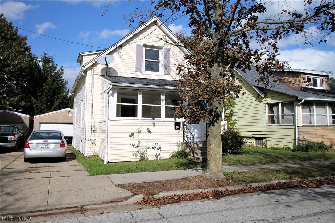This two bedroom, one full bath colonial home with front porch is part of a six home portfolio. This six home portfolio total asking is $286,990. The monthly rent for this home is $700.00. The monthly income for the six properties are a total of $4,567. The other properties include 1375 Marcy Street, Akron; 2249 5th St. SW, Akron; 2286 6th St SW, Akron; 250 Sobul Avenue, Akron; 622 Talbot Avenue, Akron.