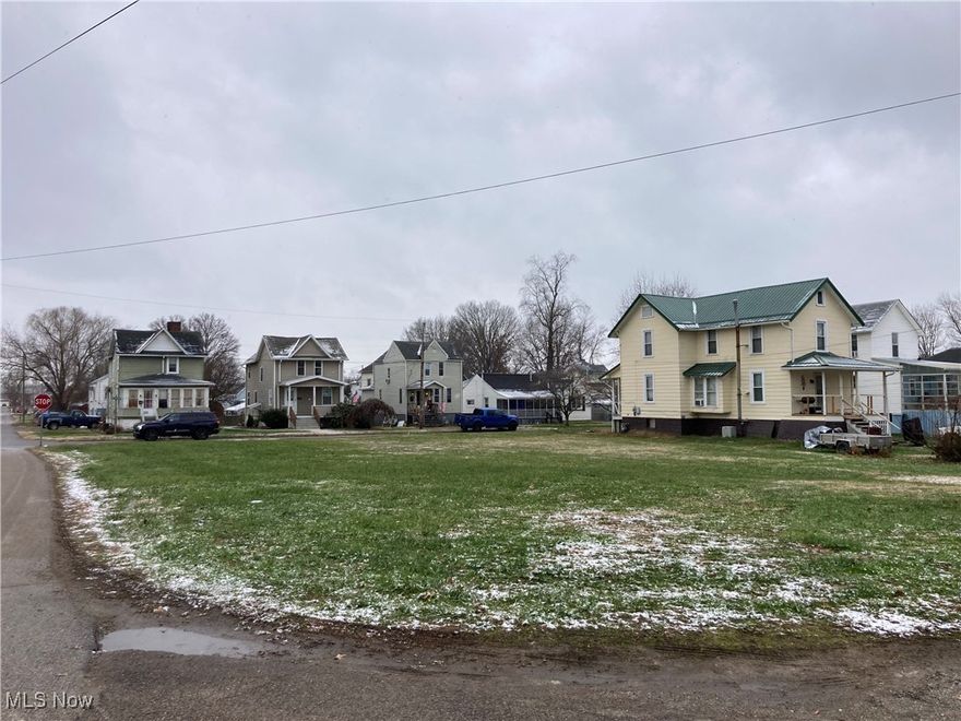 This pair of vacant lots features a spacious corner location right in the heart of town. Convenient to shopping, entertainment, bus line and more, you'll have everything you need within minutes. Great place to build a home or rental property!