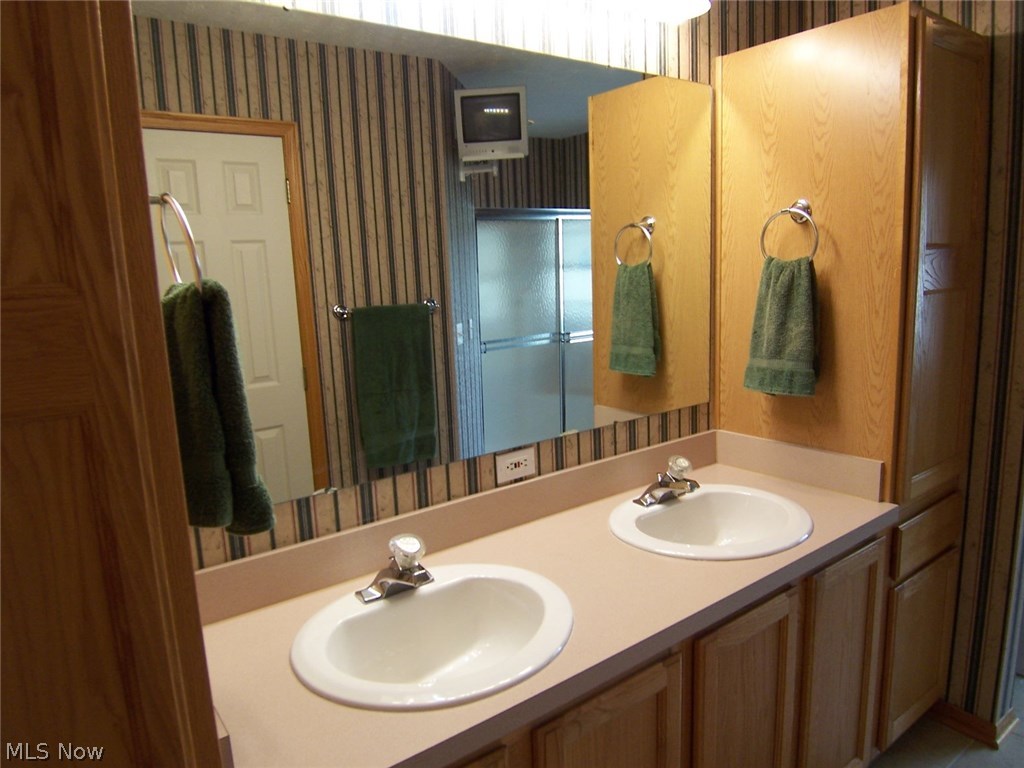 Woodbury Condo - Residential