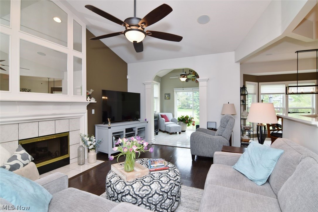 Country Club Village Ph 02 Clstr - Residential