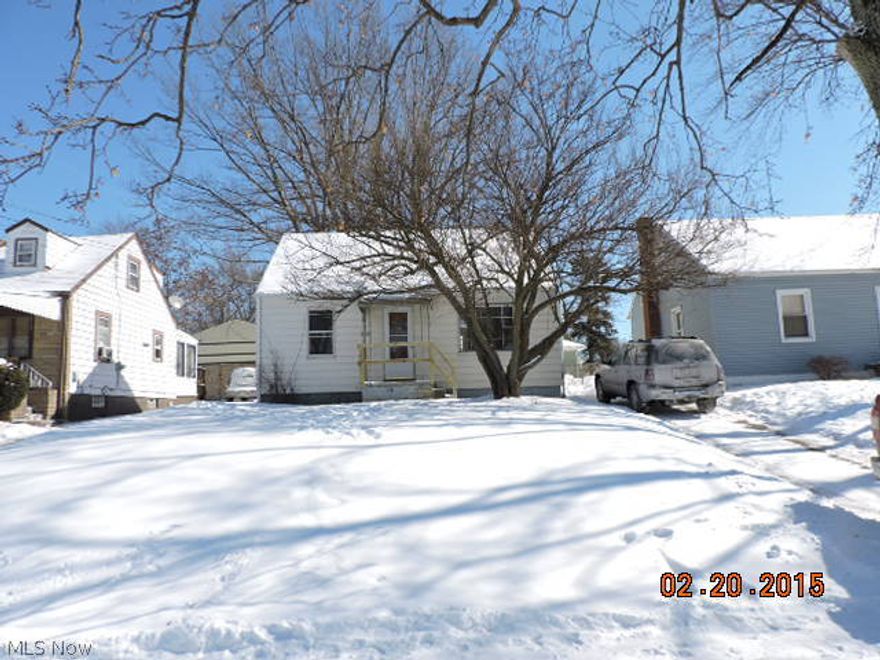 Great opportunity to own this alum sided cape style home. Feels larger than it looks with 2 additional bedrooms on 2nd floor half story. The purchaser must be buying the home as their primary residence during the initial 20 days of listing, without competition from investors. This property is eligible under the Freddie Mac First Look Initiative through 03/17/2015