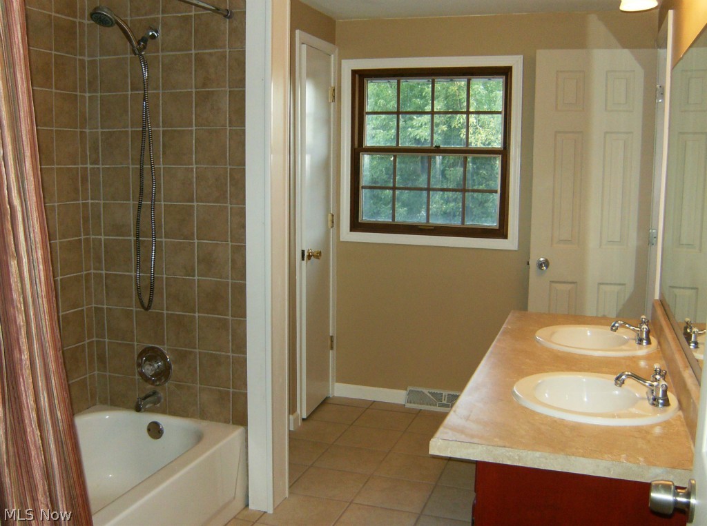 Briar Lake - Residential