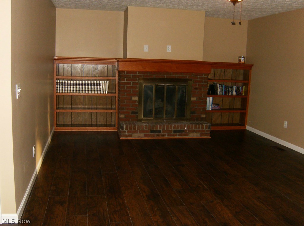 Briar Lake - Residential