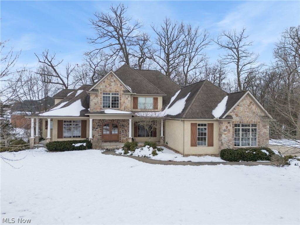 Photo of 8550 Drummond Drive NW, Massillon, OH 44646 (MLS # 5186147)