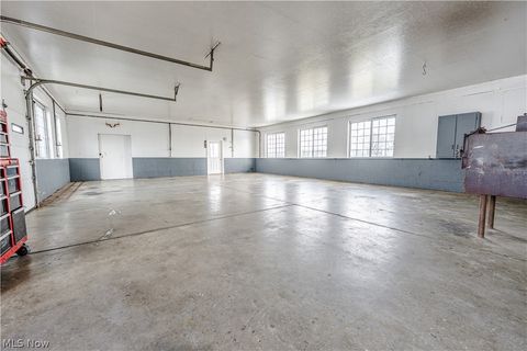 Tiny photo for 16350 Nauvoo Road, Middlefield, OH 44062 (MLS # 5190198)