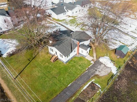 Tiny photo for 16350 Nauvoo Road, Middlefield, OH 44062 (MLS # 5190198)