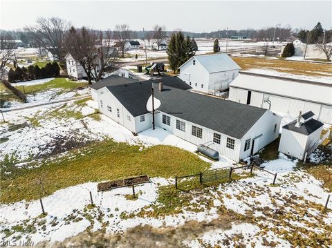 Tiny photo for 16350 Nauvoo Road, Middlefield, OH 44062 (MLS # 5190198)