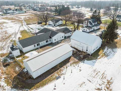 Tiny photo for 16350 Nauvoo Road, Middlefield, OH 44062 (MLS # 5190198)
