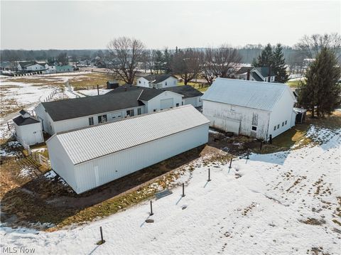 Tiny photo for 16350 Nauvoo Road, Middlefield, OH 44062 (MLS # 5190198)