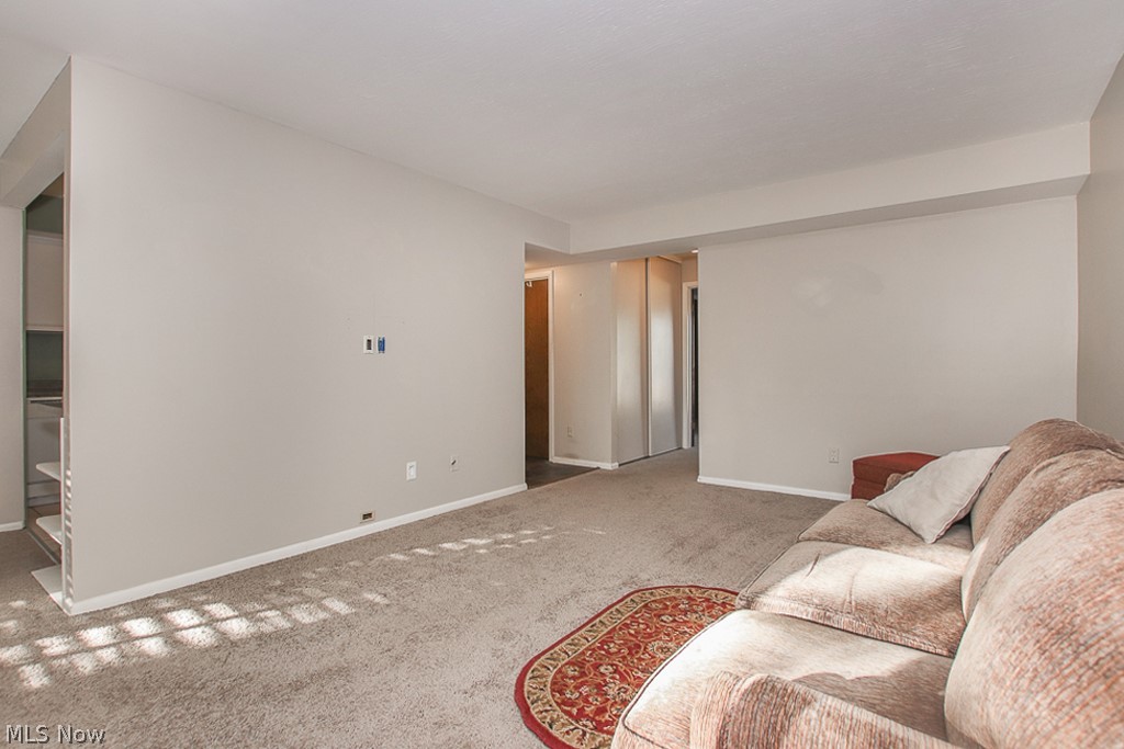 Oak Knolls Condo - Residential